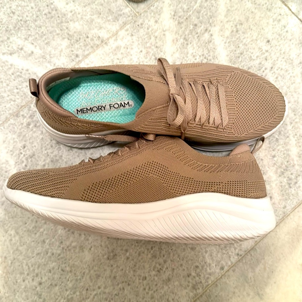 Cute Skechers slip ons